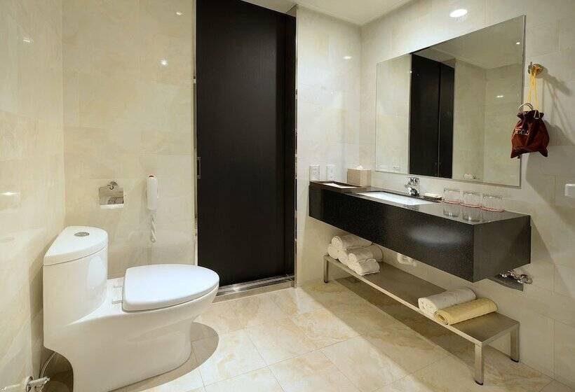 اتاق استاندارد سه نفره, Shiny Ocean