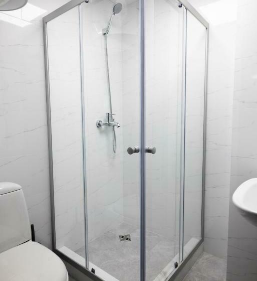 اتاق استاندارد سه نفره, Tbilisi Central By Mgzavrebi