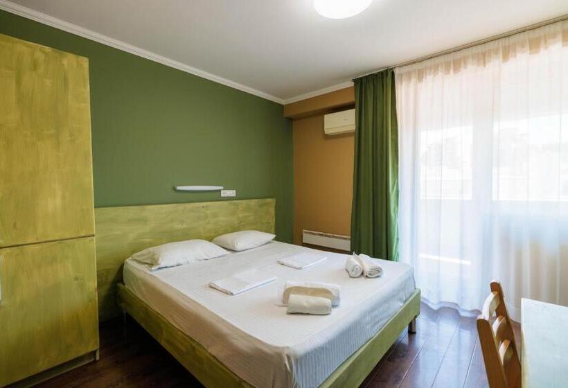 اتاق استاندارد با چشم‌انداز شهر, Tbilisi Central By Mgzavrebi