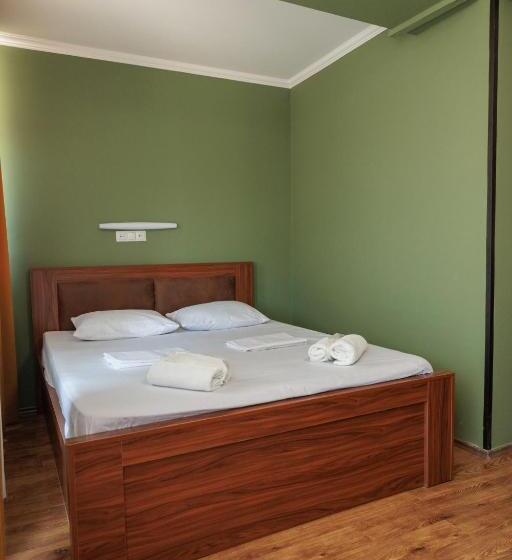 اتاق لوکس با چشم‌انداز شهر, Tbilisi Central By Mgzavrebi