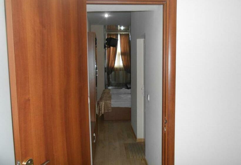 اتاق استاندارد چهار تخته, Noah S Ark B&b