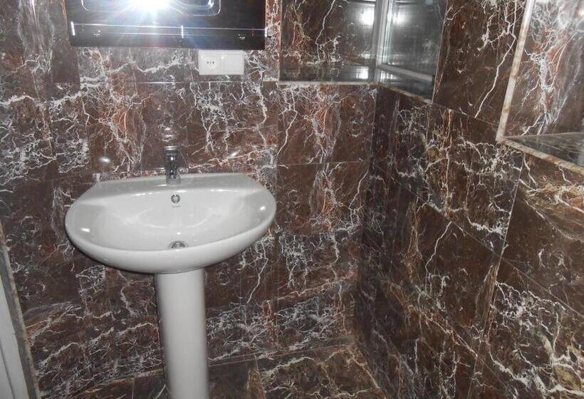 سوئیت 2 خوابه, Noah S Ark B&b