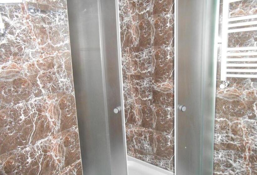 سوئیت 2 خوابه, Noah S Ark B&b