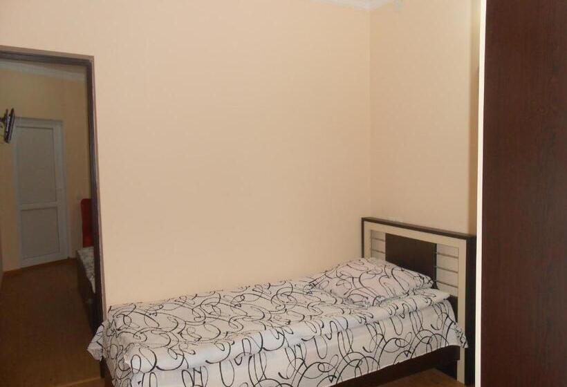 سوئیت 2 خوابه, Noah S Ark B&b