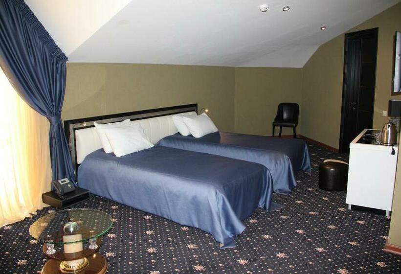 اتاق استاندارد سه نفره, Villa Palace