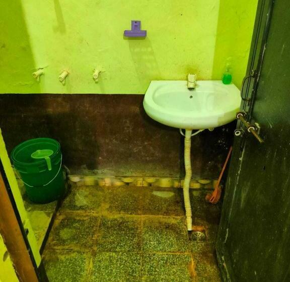 三人经典房间, Spot On Singh Garden