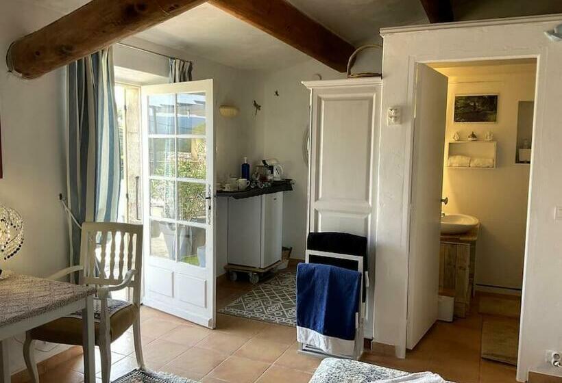 プールビュースタンダードルーム, Chambre D Hôtes Chez Maguy B Villa Makeire