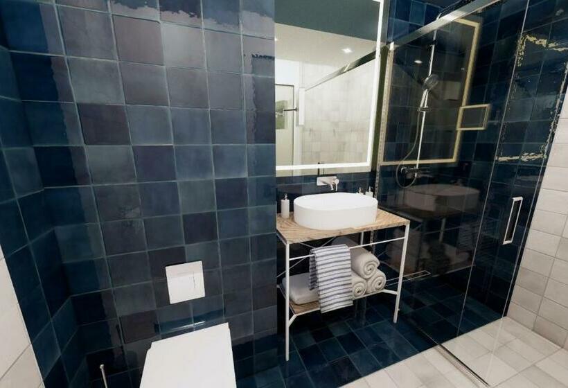 带大床的高级房间, Mercure Sibiu Arsenal