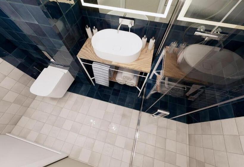 带大床的高级房间, Mercure Sibiu Arsenal