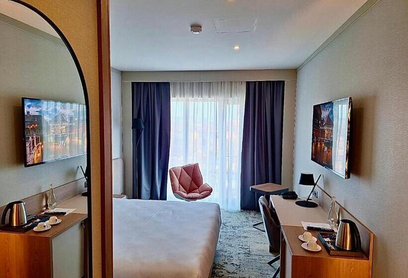 带大床的高级房间, Mercure Sibiu Arsenal