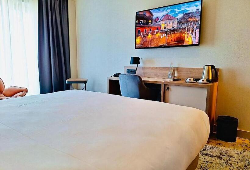带大床的经典房间, Mercure Sibiu Arsenal