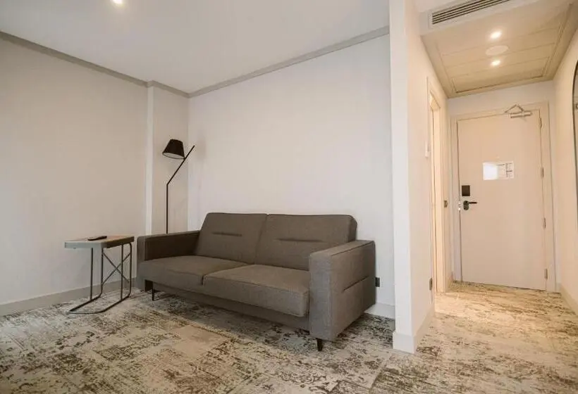 سوییت, Mercure Sibiu Arsenal