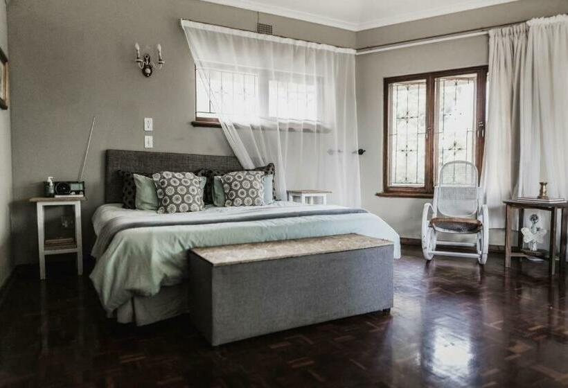 חדר סטנדרט נוף לגינה, Whistling Woods