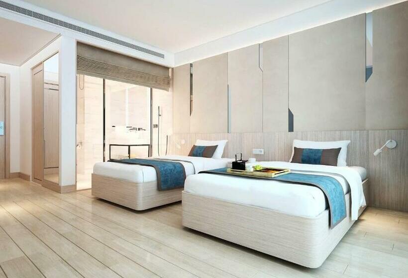 اتاق لوکس با چشمانداز دریا, Awaken Da Nang