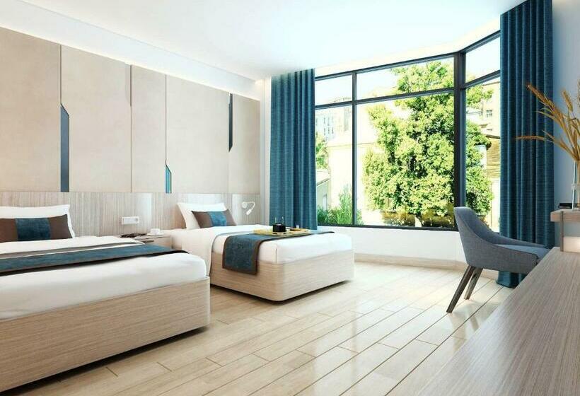 اتاق لوکس با چشمانداز دریا, Awaken Da Nang