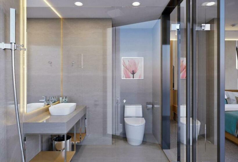 اتاق خانوادگی با چشمانداز دریا, Awaken Da Nang