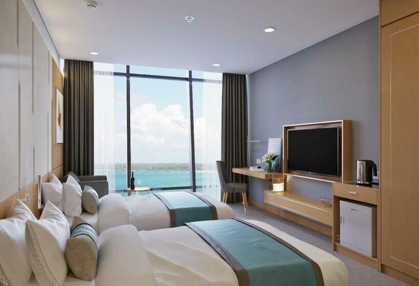 اتاق خانوادگی با چشمانداز دریا, Awaken Da Nang