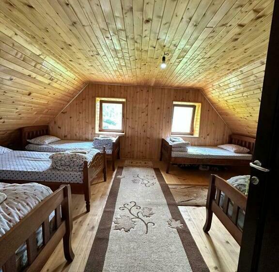 Кровать в Общей Комнате, Guest House Kukaj Valbone