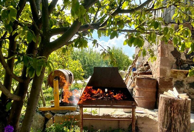 جناح عائلي, Yerivar