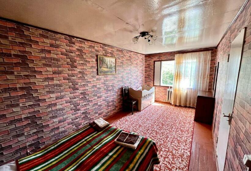 Family Suite, Yerivar
