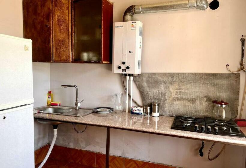 جناح عائلي, Yerivar