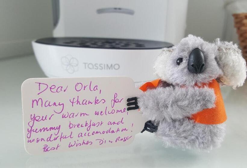 מיטת קינג בסוויטה, Blue Ocean Guest Suites