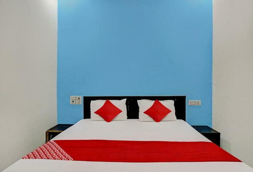 トリプルクラシックルーム, Flagship Hotel Mayur