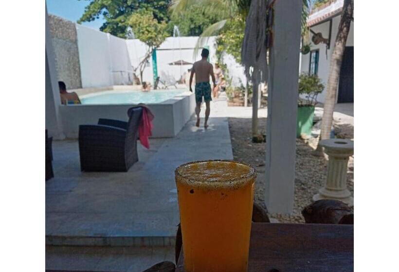 اتاق استاندارد سه نفره, Room In Lodge Tr A4d Hostel Room Near Castillo San Felipe With Pool And Wifi