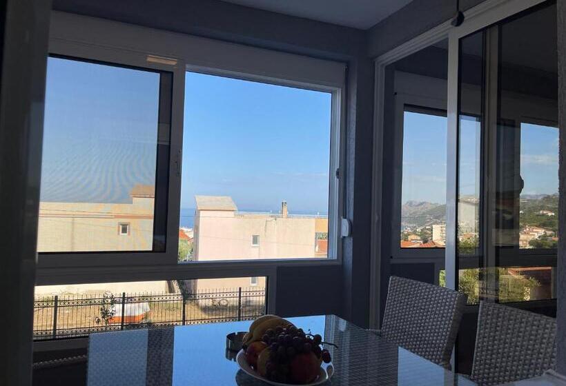 آپارتمان 1 خوابه با چشم‌انداز, Villa Roki