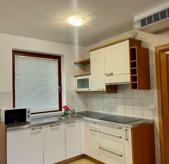آپارتمان 1 خوابه اینتریور, Aparthotel Gaja