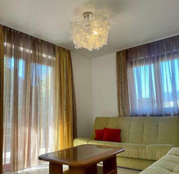 آپارتمان 1 خوابه اینتریور, Aparthotel Gaja