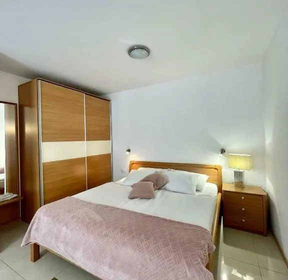 استودیو استاندارد با بالکن, Aparthotel Gaja