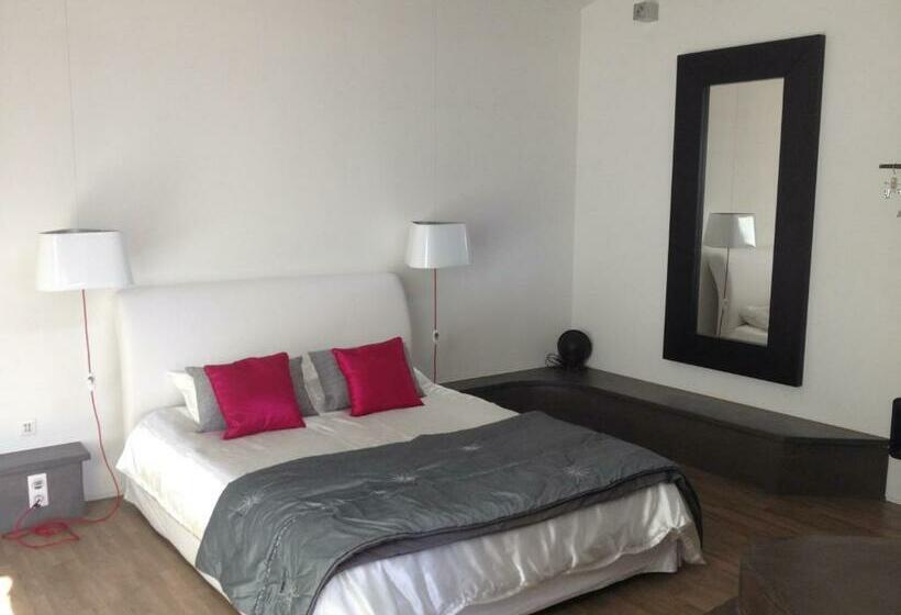 带大床的复式套间, Chambres D'hotes Deluxe Jacuzzi Mas De L'etoile