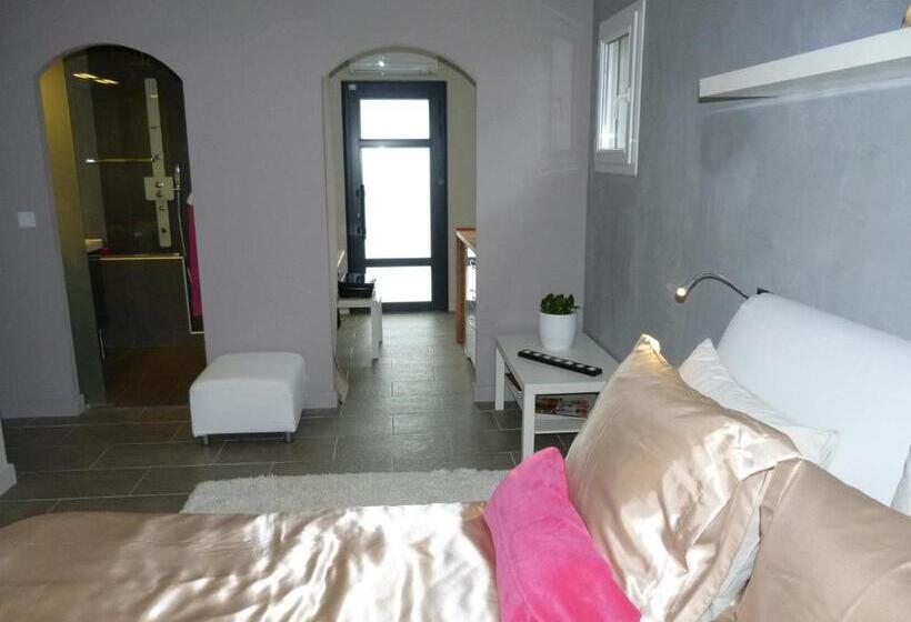 غرفة ديلوكس سرير كينج, Chambres D'hotes Deluxe Jacuzzi Mas De L'etoile