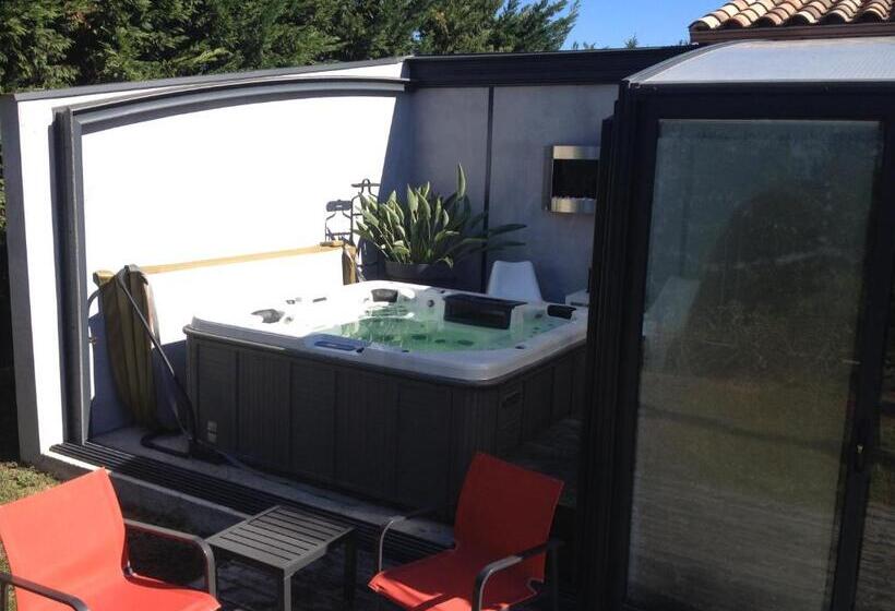 غرفة ديلوكس سرير كينج, Chambres D'hotes Deluxe Jacuzzi Mas De L'etoile