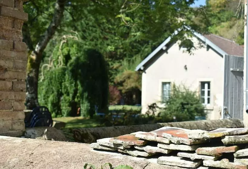 Talo 2 Makuuhuonetta, Domaine Des Douves