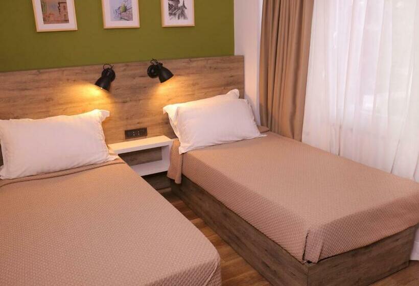 Standart Oda, Oda Hotel Tirana