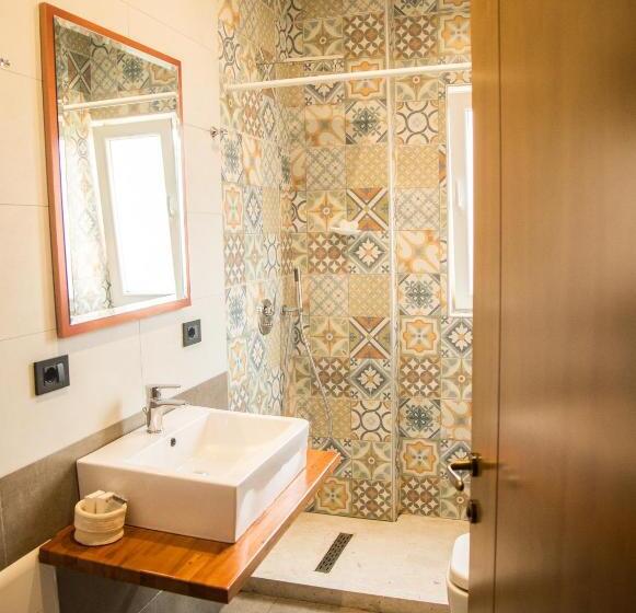 Üç Kişilik Standart Oda, Oda Hotel Tirana