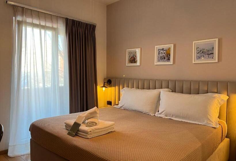 Superior Oda, Oda Hotel Tirana