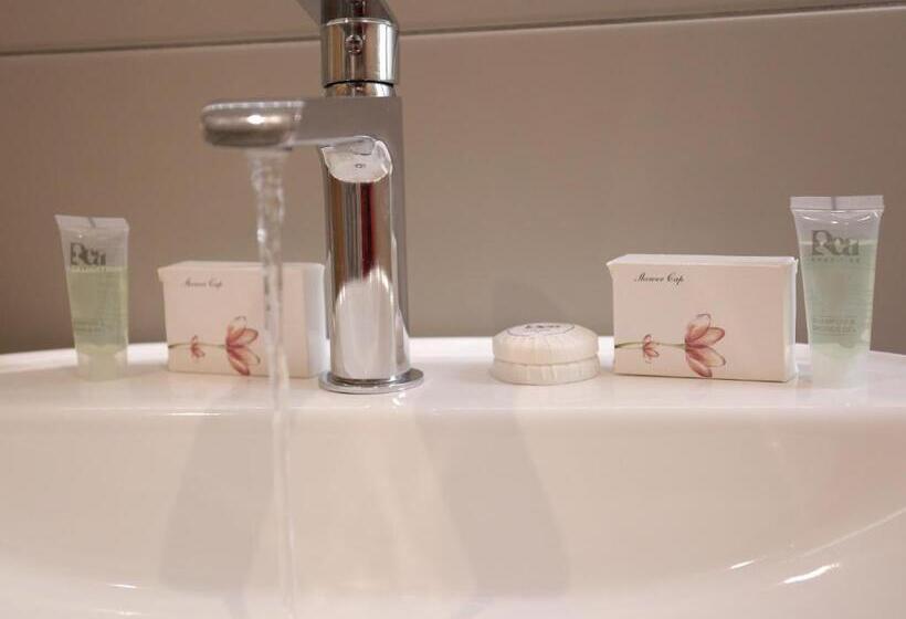 Şehir Manzaralı Lüks Oda, Oda Hotel Tirana