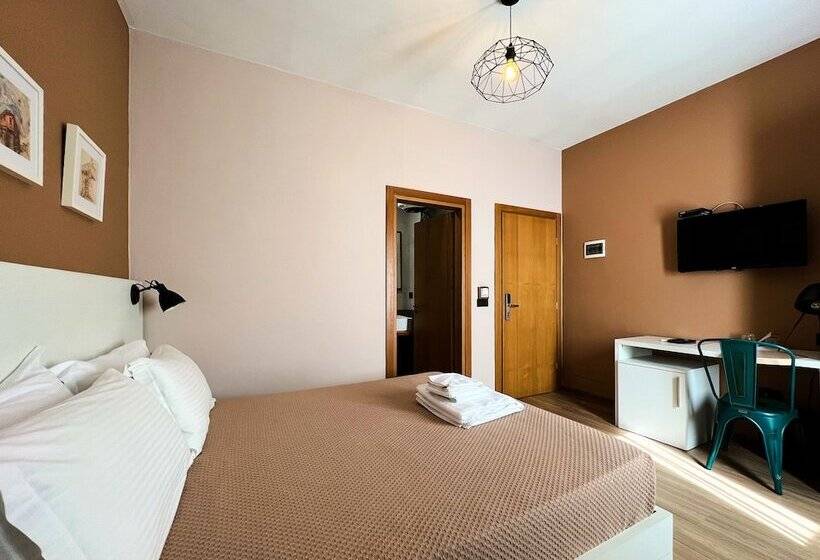 Standart Oda, Oda Hotel Tirana