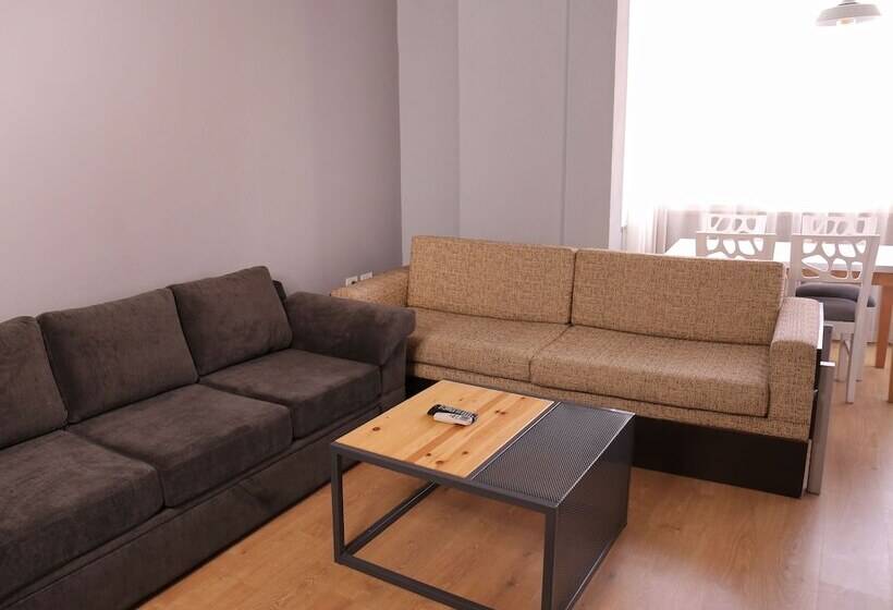 Balkonlu 1 Yatak Odalı Daire, Oda Hotel Tirana