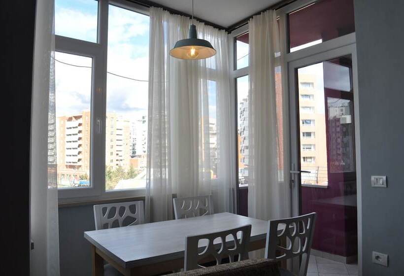 Balkonlu 1 Yatak Odalı Daire, Oda Hotel Tirana