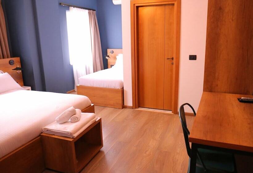 Üç Kişilik Standart Oda, Oda Hotel Tirana
