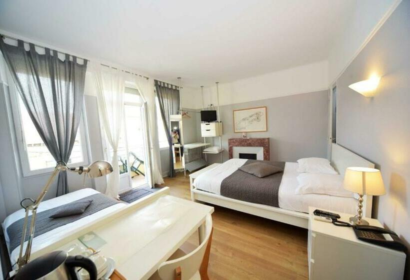 חדר סטנדרט, Cafe De Paris