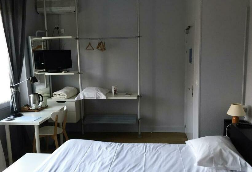 חדר סטנדרט, Cafe De Paris