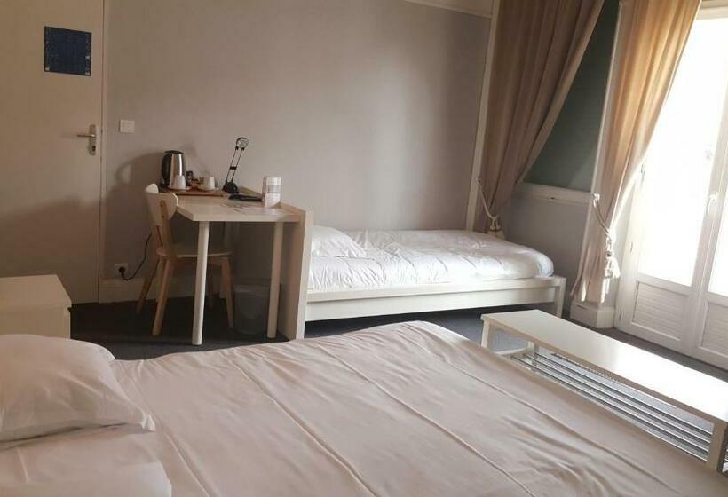 חדר סטנדרט, Cafe De Paris