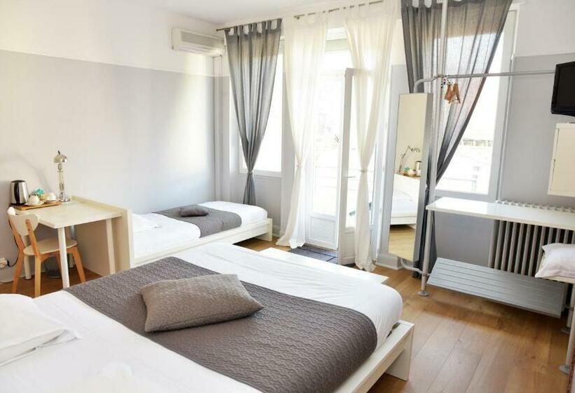 חדר סטנדרט, Cafe De Paris