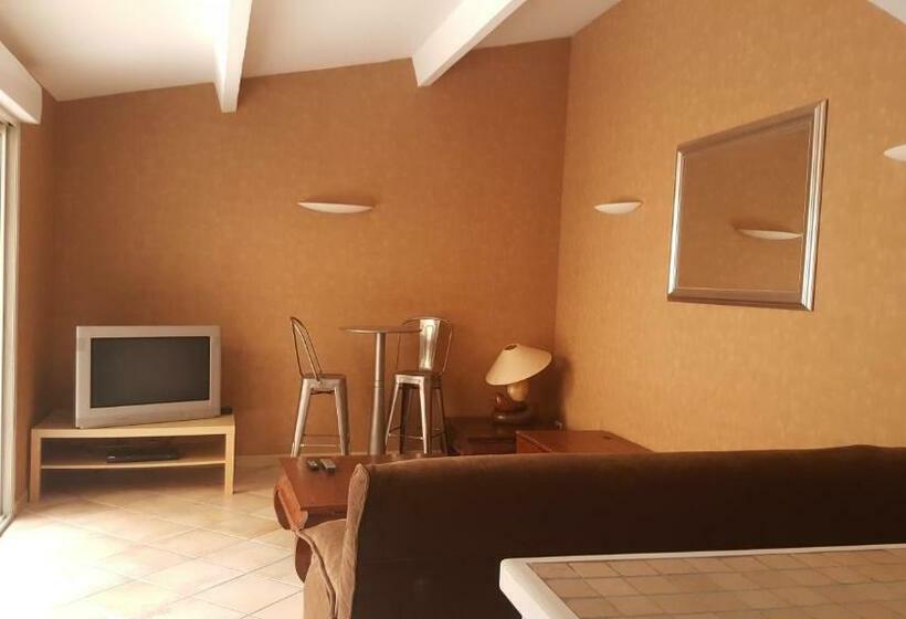 דירת דופלקס בת חדר שינה 1, Cafe De Paris