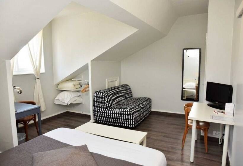 חדר סטנדרט, Cafe De Paris